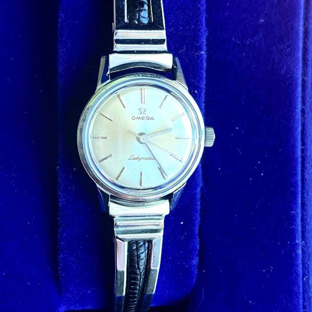 Ladies SWISS made OMEGA LADYMATIC watch💖💖💖 - Picture 12 of 14
